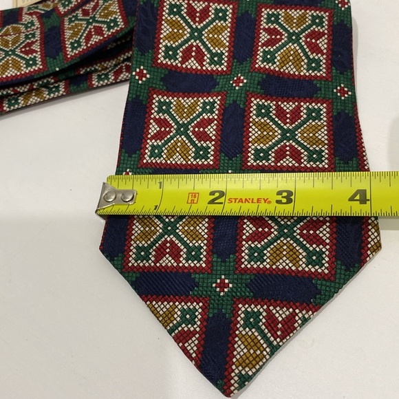 NWT Vintage Tommy Hilfiger Cross Stitch Snowflake Pattern  💯% Italian Silk Tie - Picture 4 of 7